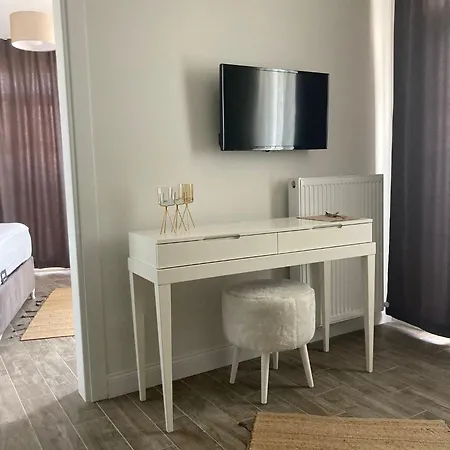 Limis Hotel