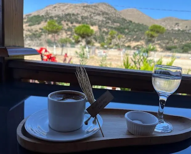 Limis فندق تْشاناكالي