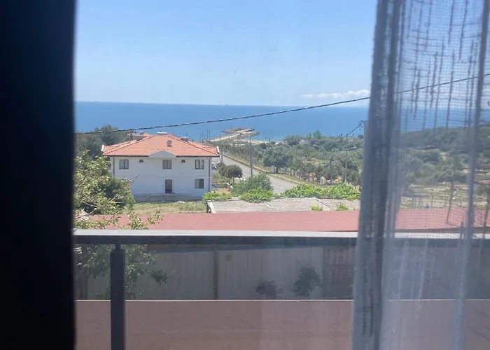 Limis فندق تْشاناكالي